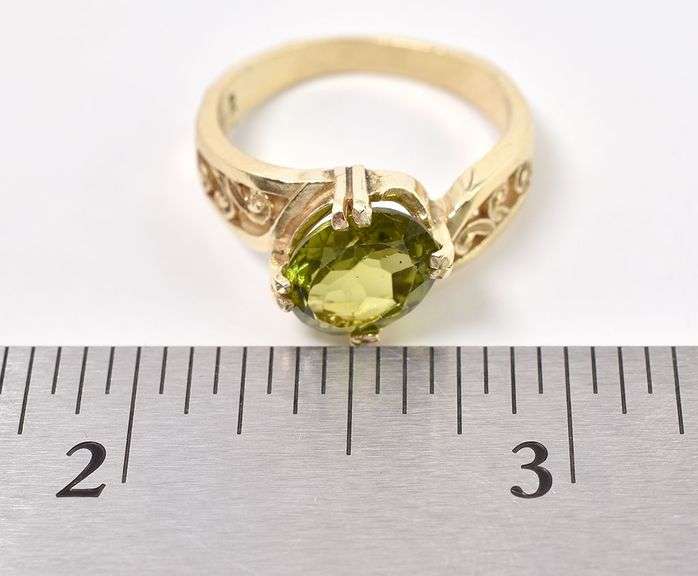 Lively 14K Yellow Gold Approx. 2.60CTS Peridot Gemstone Ring