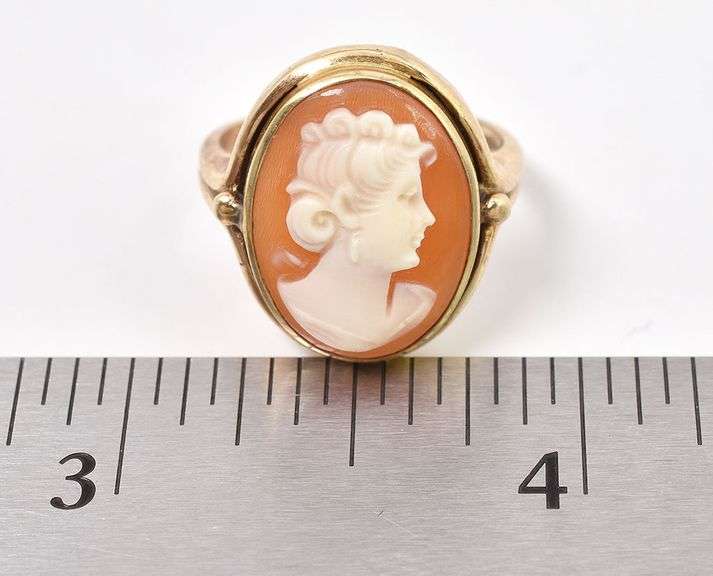 Fabolous 10K Yellow Gold Sardonyx Cameon Ring