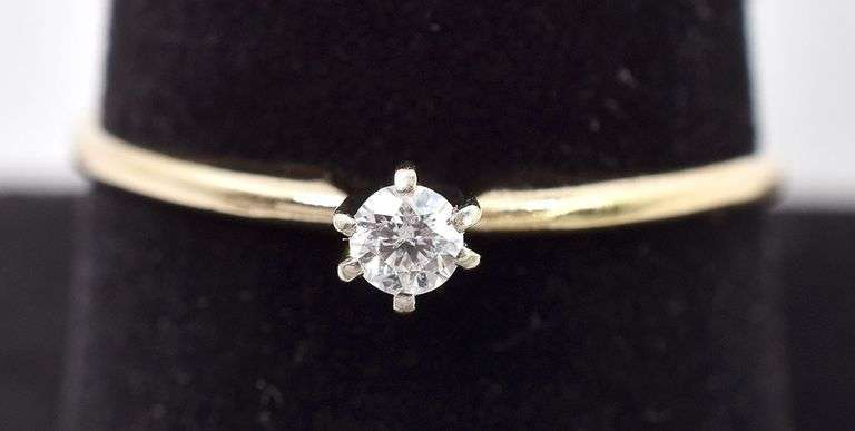 Cute 10K Yellow Gold Solitaire Diamond Ring