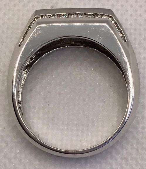 14K WHITE GOLD BAGUETTE AND ROUND CUT MEN’S DIAMOND RING
