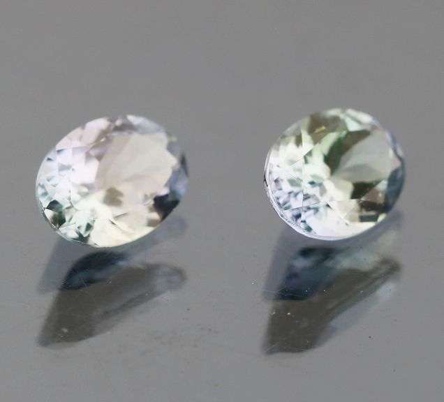 Silvery blue 1.61ct Tanzanite pair