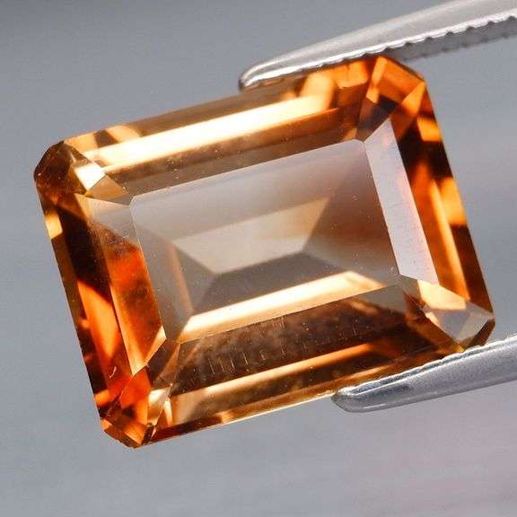 Lavish 5.51ct emerald cut Imperial Topaz