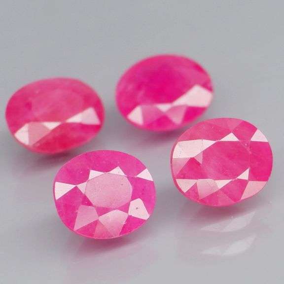 Fantastic 3.31ct HEATED ONLY Ruby set