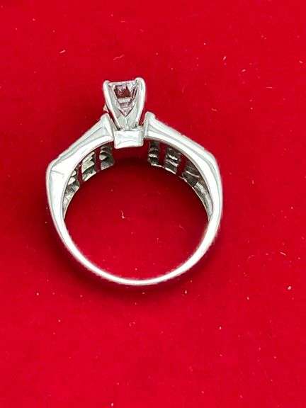 CERTIFIED 14K WHITE GOLD DIAMOND RING