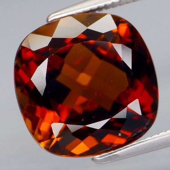 Stunning 7.48ct whiskey color Imperial Topaz