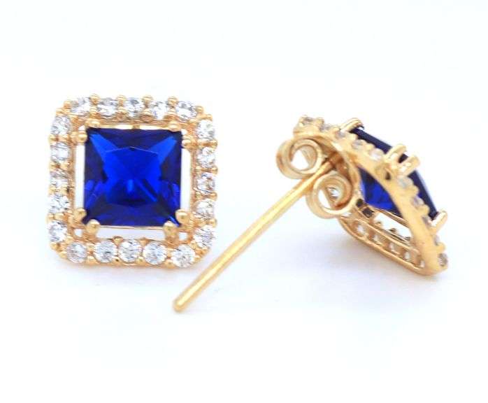 Set of 18kt yellow gold blue synthetic sapphire and CZ ring, earrings and necklace