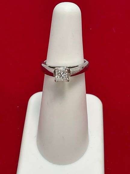 CERTIFIED 14K WHITE GOLD DIAMOND SOLITAIRE RING