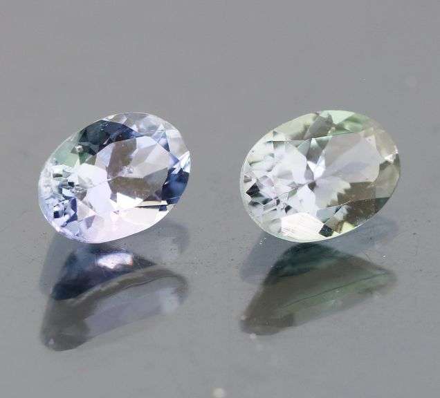 Stunning 1.74ct oval cut VS Tanzanite pair
