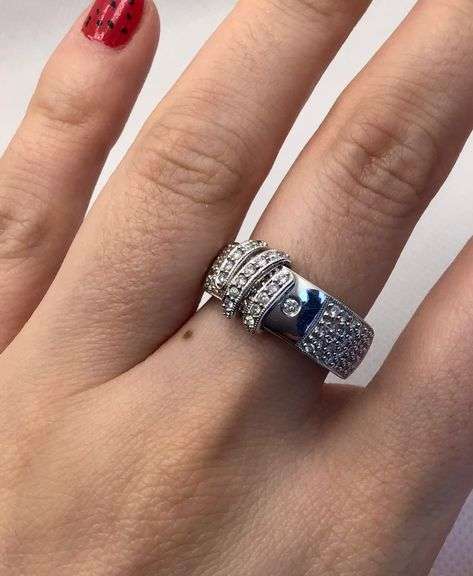 GORGEOUS AND UNIQUE 18K WHITE GOLD PAVE DIAMOND RING