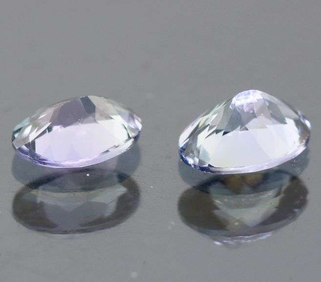 Gorgeous blue violet 1.56ct Tanzanite pair