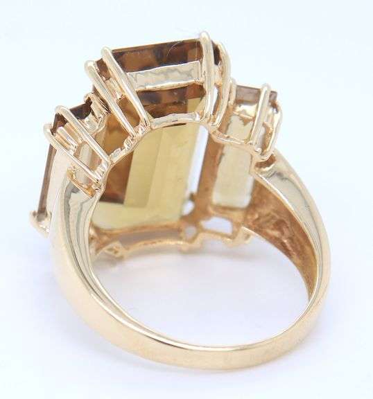 14kt Yellow gold Emerald cut quartz ring