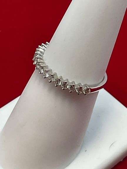 LADIES 14K WHITE GOLD DIAMOND BAND