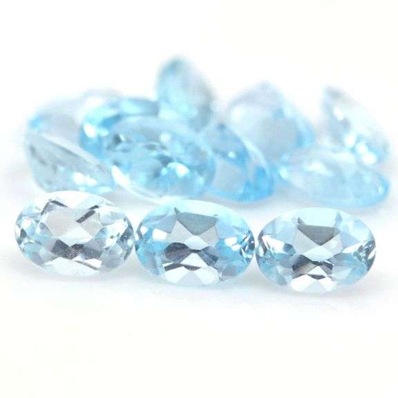 Amazing! 12 piece 11.86ct full fire sky blue Topaz set