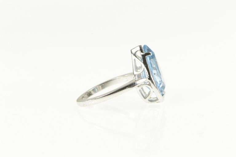 10K White Gold Pear Blue Topaz Tear Drop Solitaire Statement Ring