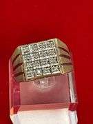 MEN'S GOLD AND DIAMOND RING