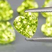 Fantastic 5.03ct 6x6mm heart cut Peridot set