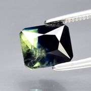 Bi-color! 1.74ct super unique Sapphire