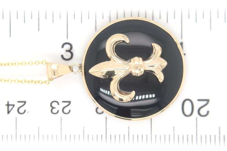 14kt Yellow gold Fleur De Lis black onyx pendant on chain