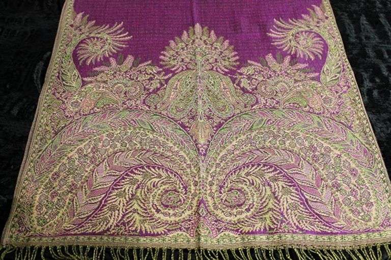 A Very Unique Design Lady's Scarf