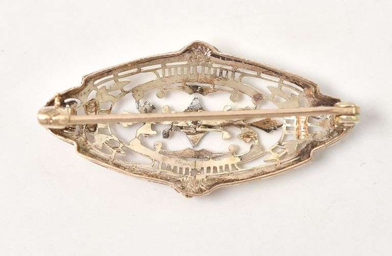 Dazzling Diamond Pin in 10K Yellow Gold