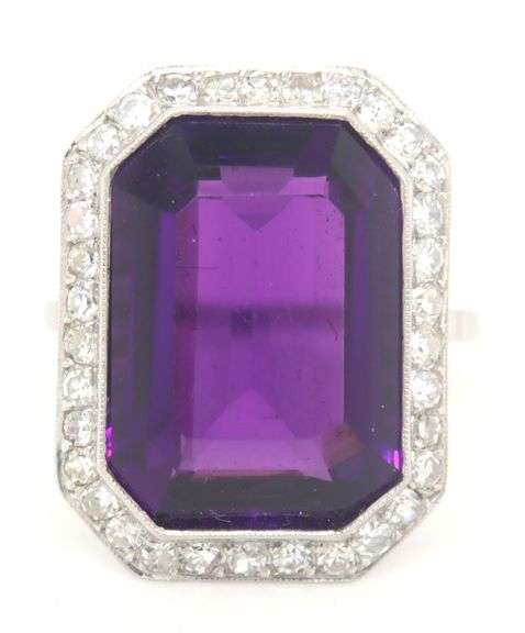 Impressive High-Quality Amethyst Ring in 14k White Gold
