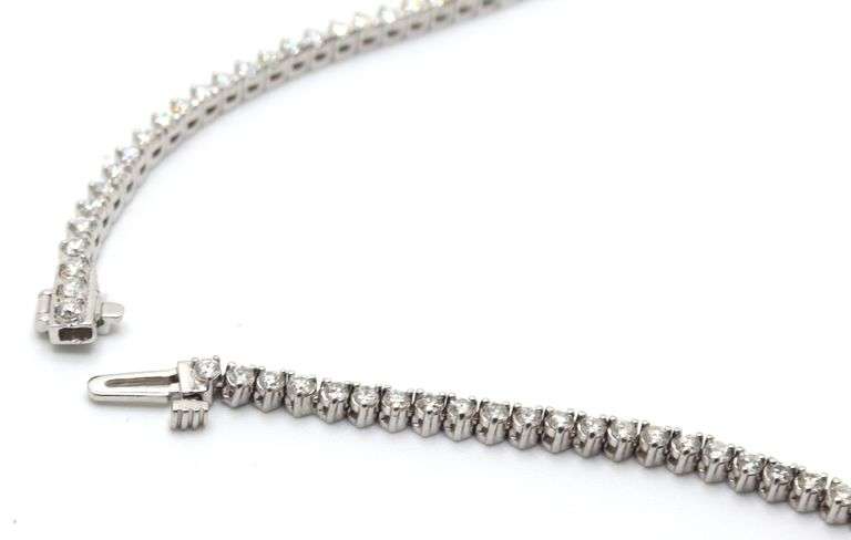 Custom-Made 18K White Gold Riviera Necklace with Round Brilliant-Cut Diamonds (24.89 ct, 36.4g)