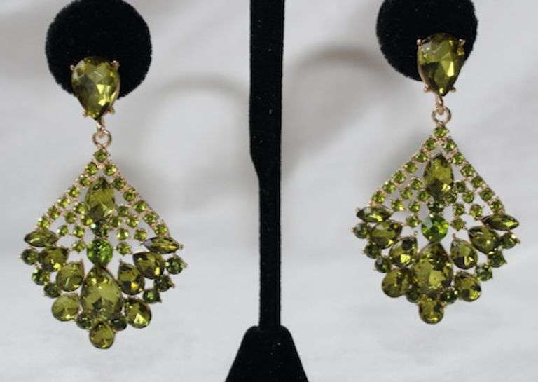 A Very Sexy  Fashion  Design Earrings