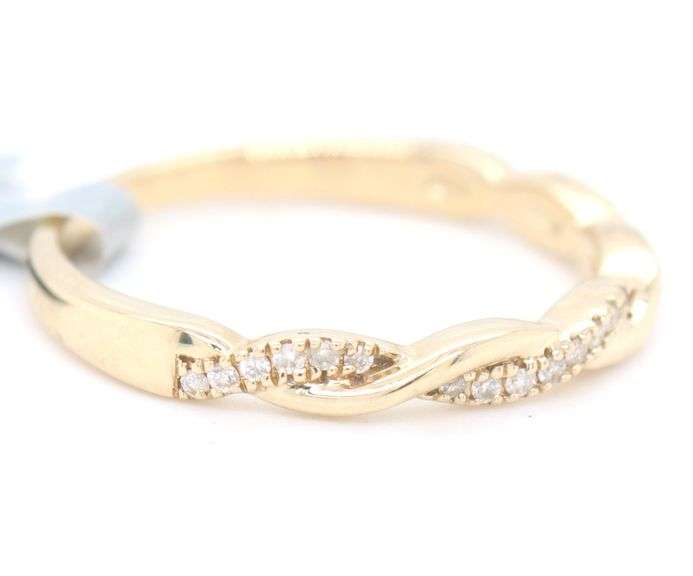14kt Yellow gold diamond twisted band