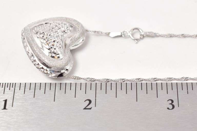 Romantic Heart Pendant Necklace in 18K White Gold