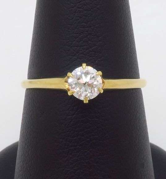 Vintage Diamond Solitaire in 18k Yellow Gold