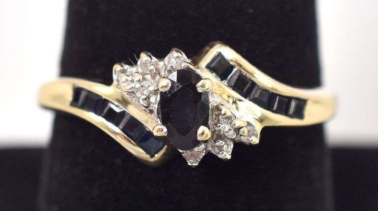 Stunning Sapphire and Diamond Ring in 10K Yellow Gold
