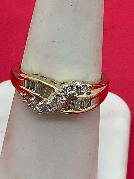 BRAND NEW 14K YELLOW GOLD DIAMOND RING