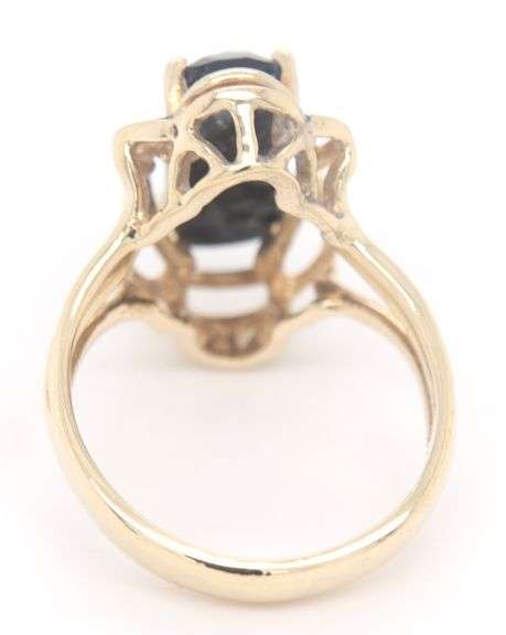 14kt Yellow gold black onyx ring