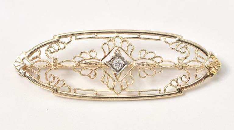 Gorgeous Diamond Pin in 10K Yellow Gold