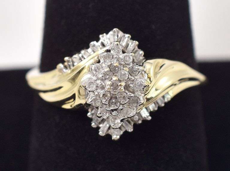 Gorgeous Diamond Ring in 10K Yellow Gold