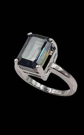 Stunning Rare 6.5 Ct VVs1 Ice Blue/Green Lab Simulated Diamond Ring