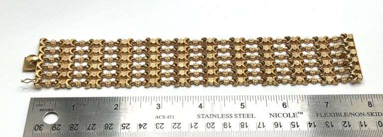 Elegant 18kt Yellow Gold Link Bracelet - 47.7 Grams, 8 Inches of Timeless Style