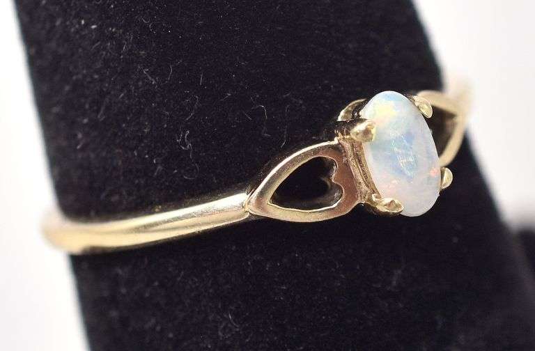 Wonderful Opal Ring in 10K Yellow Gold