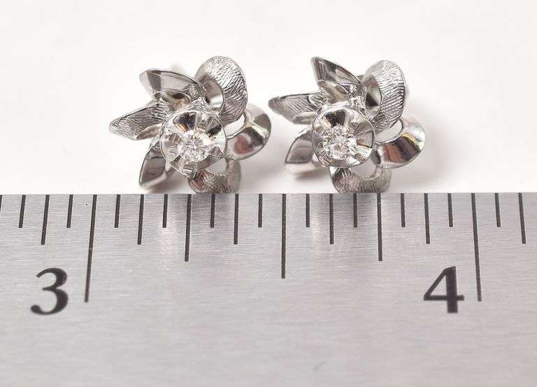 Divine 14K White Gold Diamond Stud Earrings