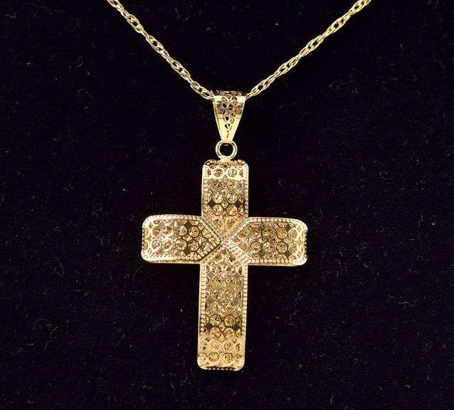 Stunning Cross Pendant Necklace in 14K Yellow Gold