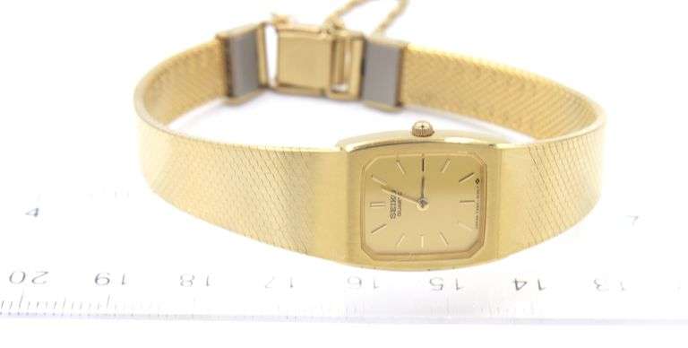 Seiko gold tone quartz ladies watch