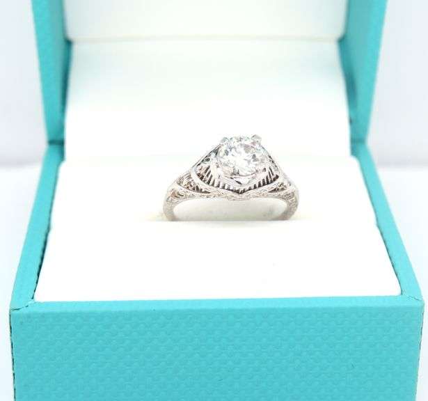 Vintage 18k White Gold Diamond Filigree Ring