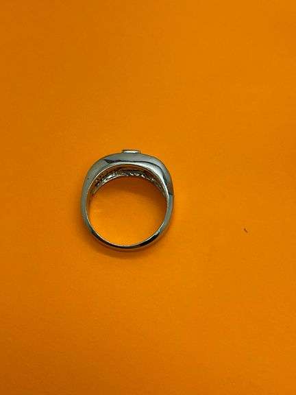 CERTIFIED 14K WHITE GOLD DIAMOND RING.