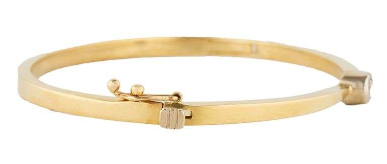 0.15ct Round Diamond Bezel Set Bangle Bracelet in 14K