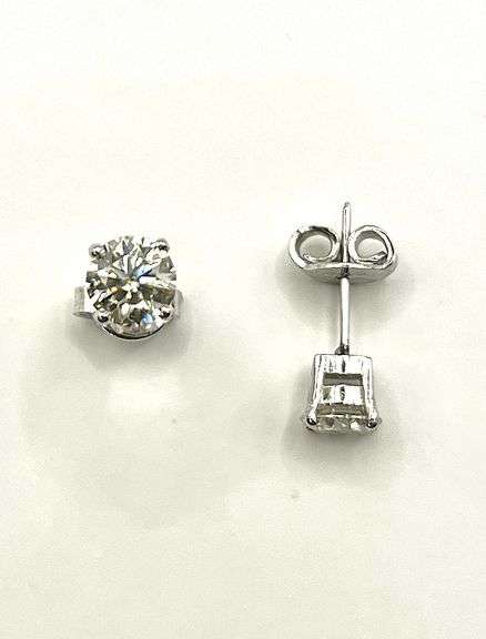 Sparkling 3.85  Ctw VVs1 F-G Lab Simulated Diamond Earrings
