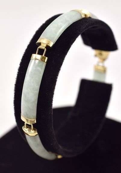 Delightful Jade Bracelet in 10K Yellow Gold