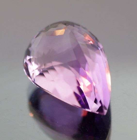 Halo flashing 21.30ct real unheated Bolivian Amethyst