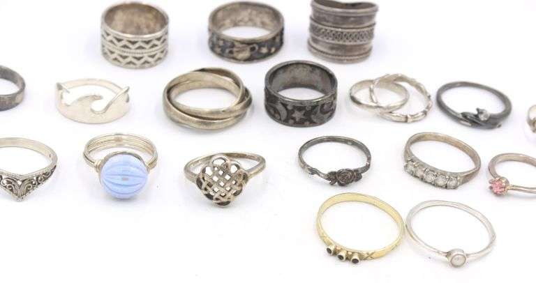 Group lot of Vintage 925 sterling silver rings