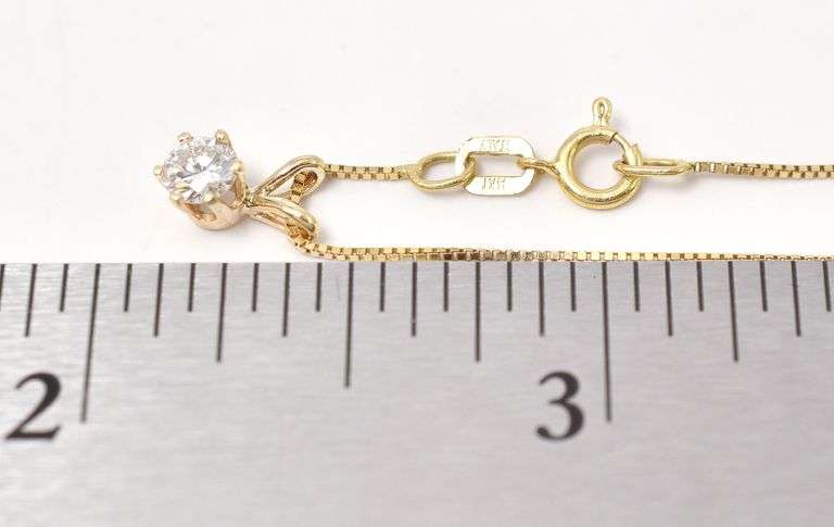 Spectacular Diamond Pendant Necklace in 14K Yellow Gold