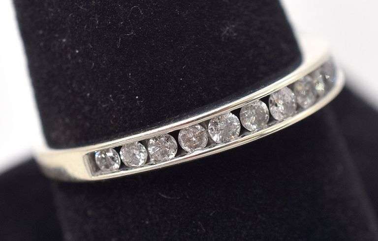 Dreamy Diamond Band Ring in 10K White Gold